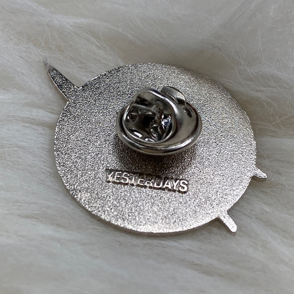 Humor enamel pin - Picture 4 of 5